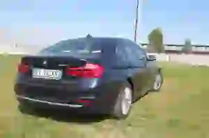 BMW Serie 3 330e: prova su strada - 5
