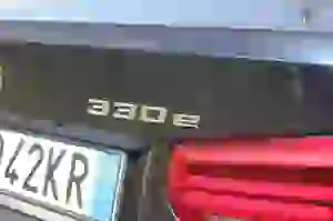 BMW Serie 3 330e: prova su strada - 6