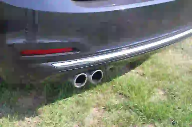 BMW Serie 3 330e: prova su strada - 8