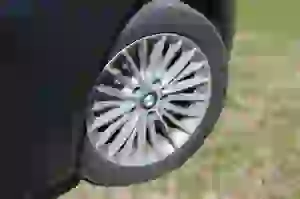 BMW Serie 3 330e: prova su strada - 19