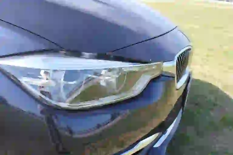 BMW Serie 3 330e: prova su strada - 21