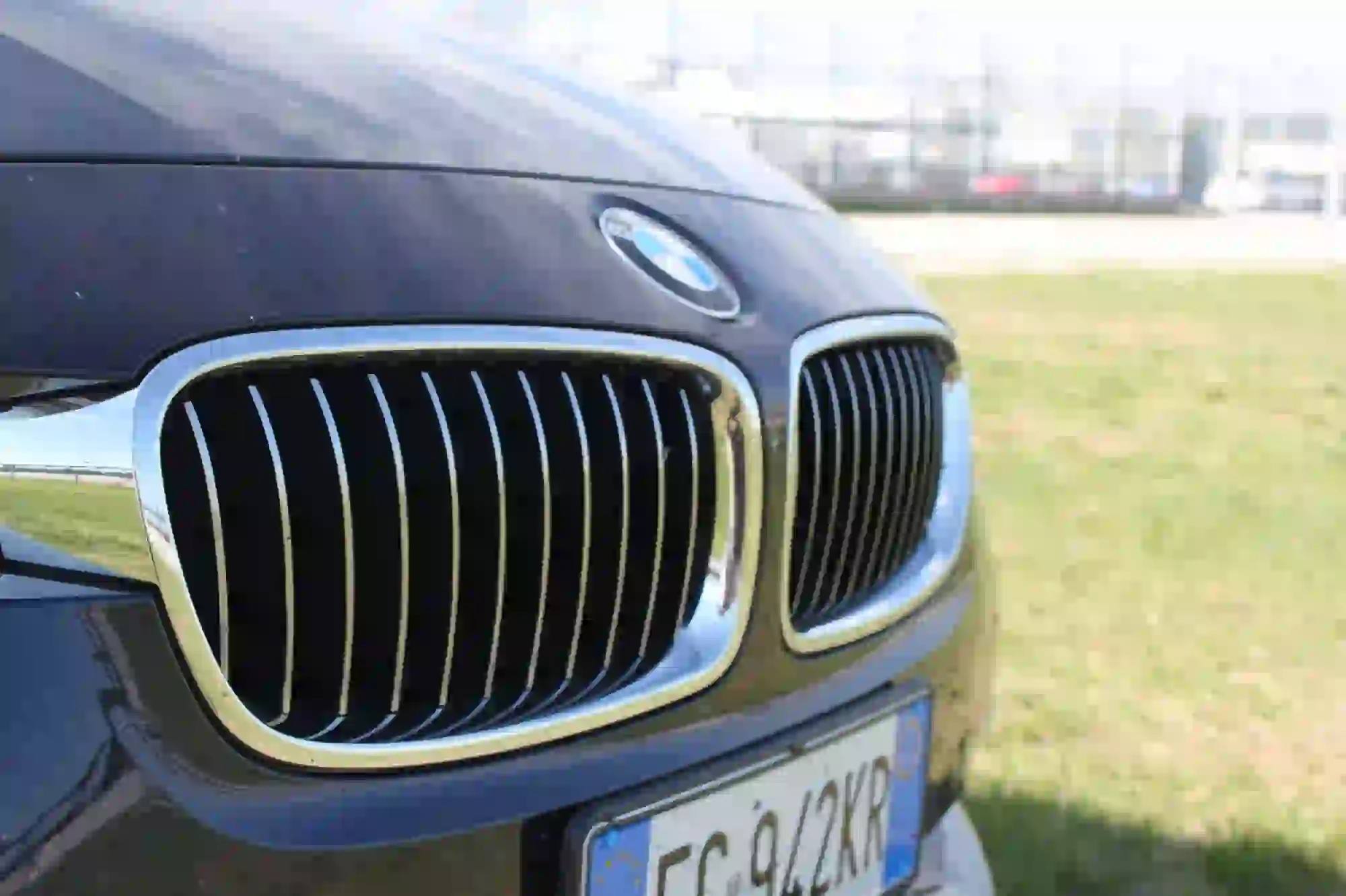 BMW Serie 3 330e: prova su strada - 22