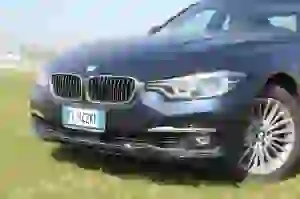 BMW Serie 3 330e: prova su strada - 26