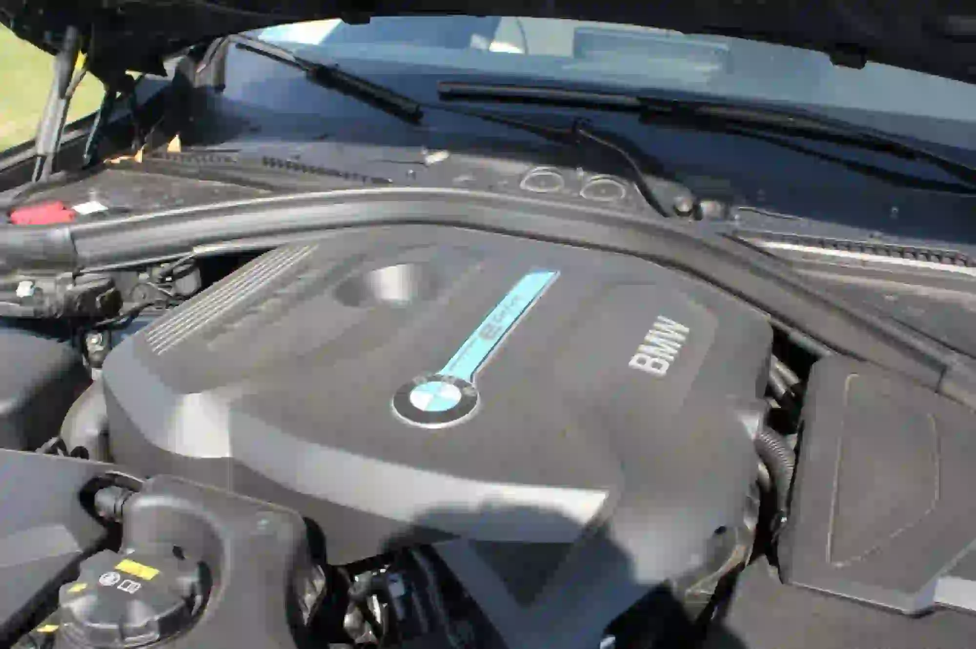 BMW Serie 3 330e: prova su strada - 31