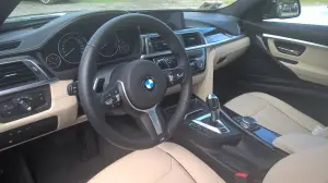 BMW Serie 3 330e: prova su strada - 30