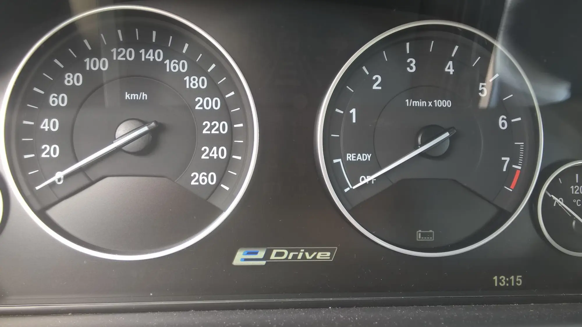 BMW Serie 3 330e: prova su strada - 40