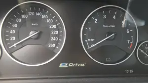 BMW Serie 3 330e: prova su strada - 40