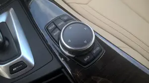 BMW Serie 3 330e: prova su strada - 44