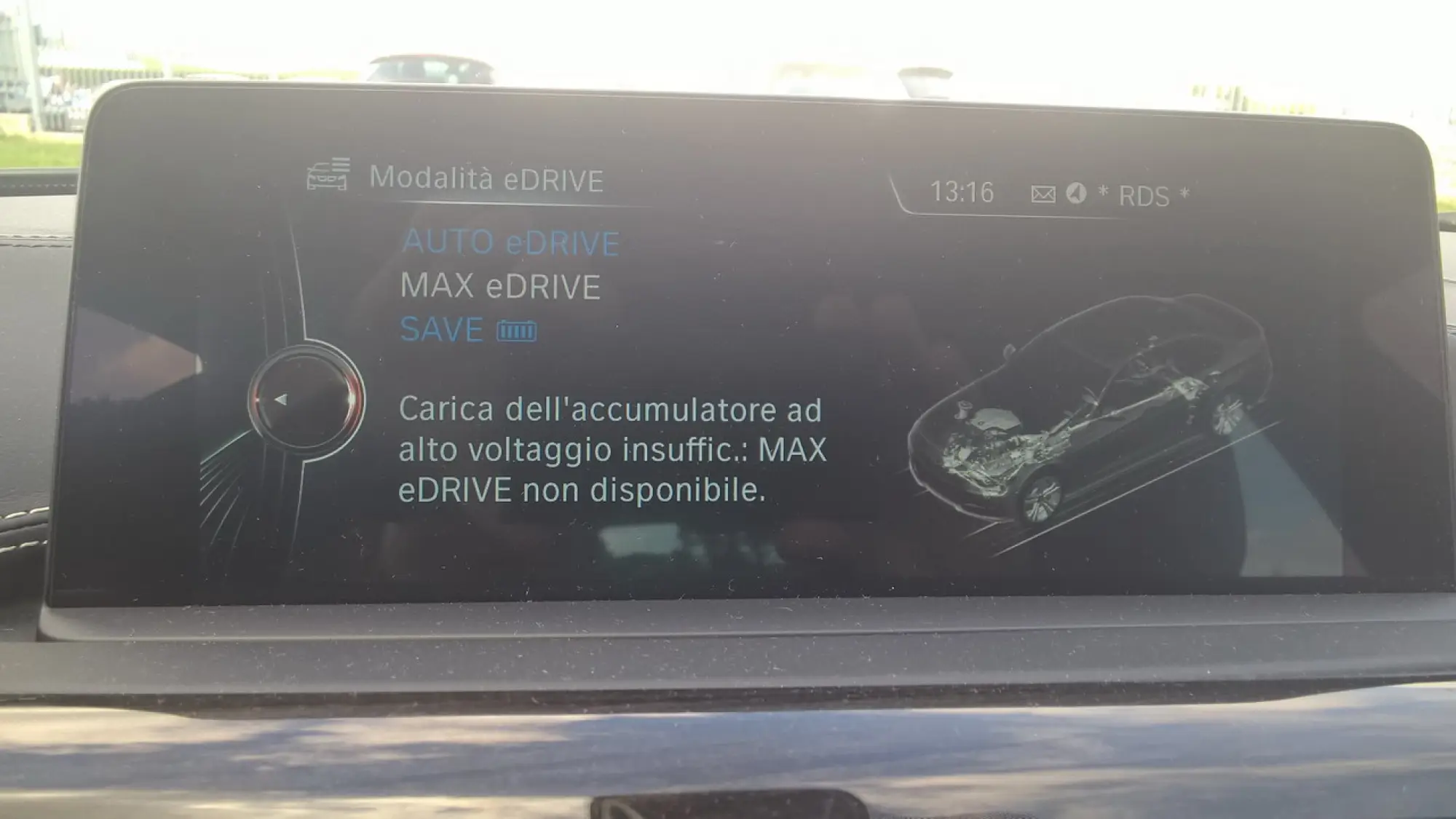 BMW Serie 3 330e: prova su strada - 46