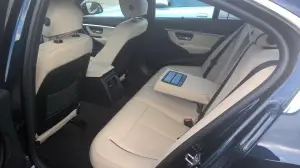 BMW Serie 3 330e: prova su strada - 49