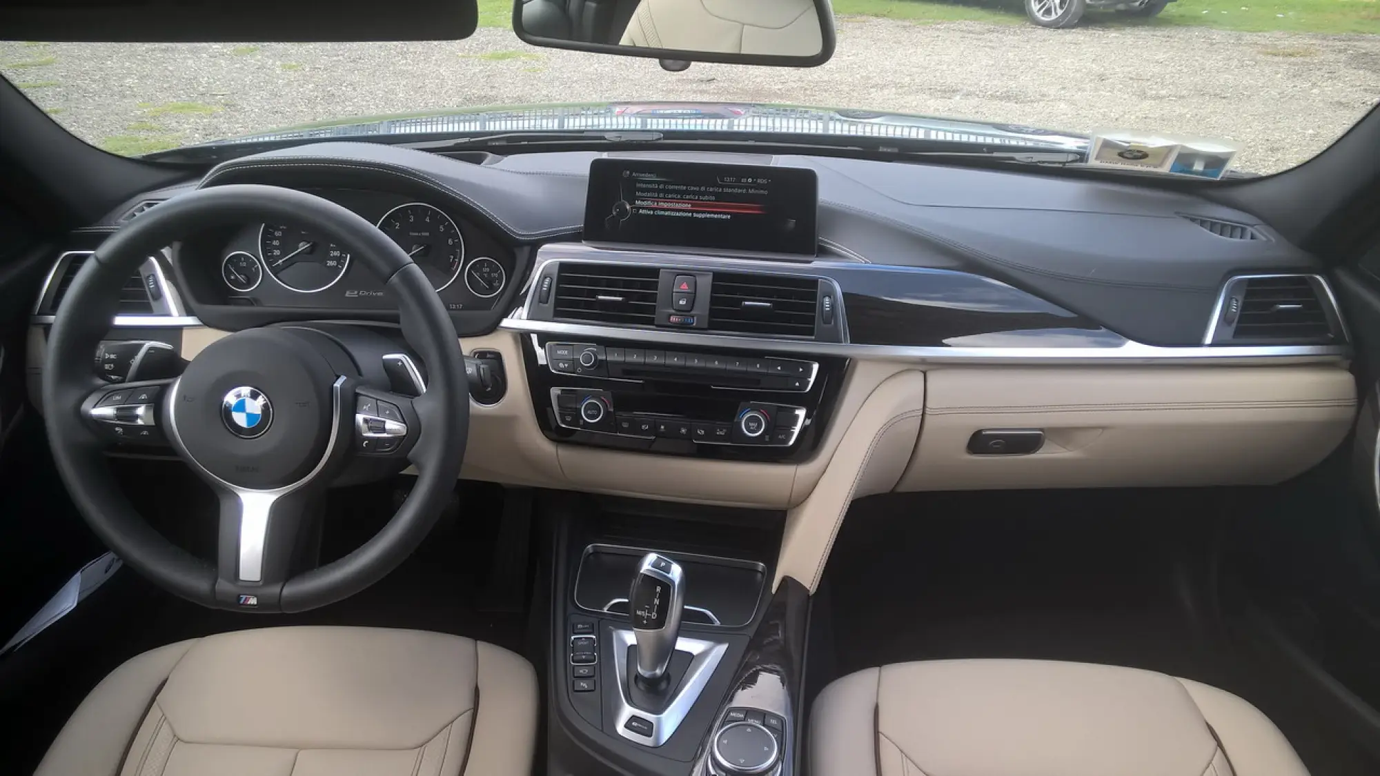 BMW Serie 3 330e: prova su strada - 50