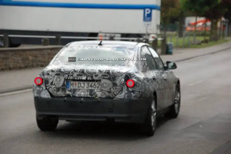 Bmw Serie-3 berlina - Foto spia 30-06-2010 - 3