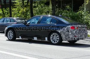 BMW Serie 3 facelift e M Sport 2015 - Foto spia 30-04-2015