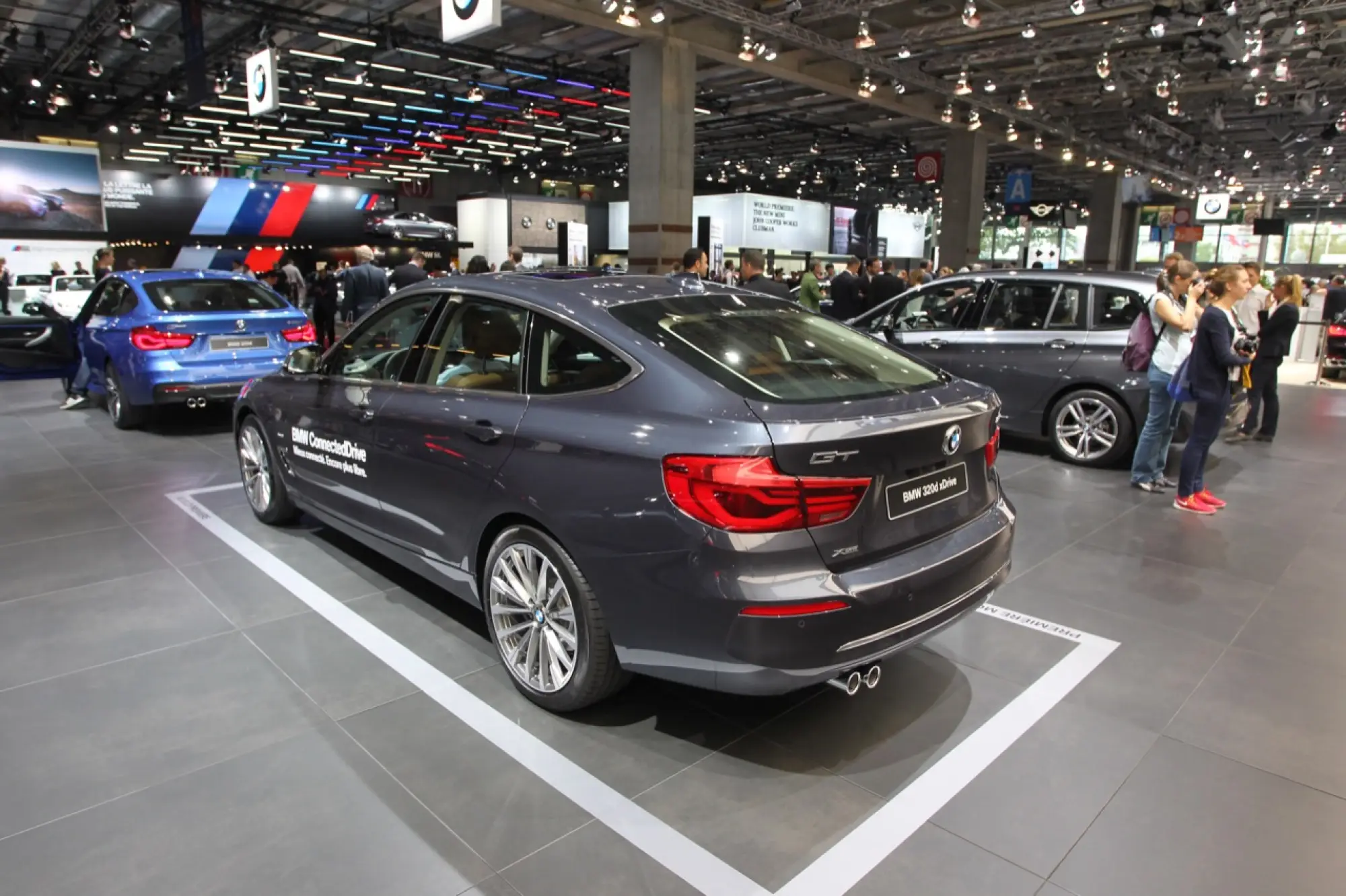 BMW Serie 3 Gran Turismo - Salone di Parigi 2016 - 8