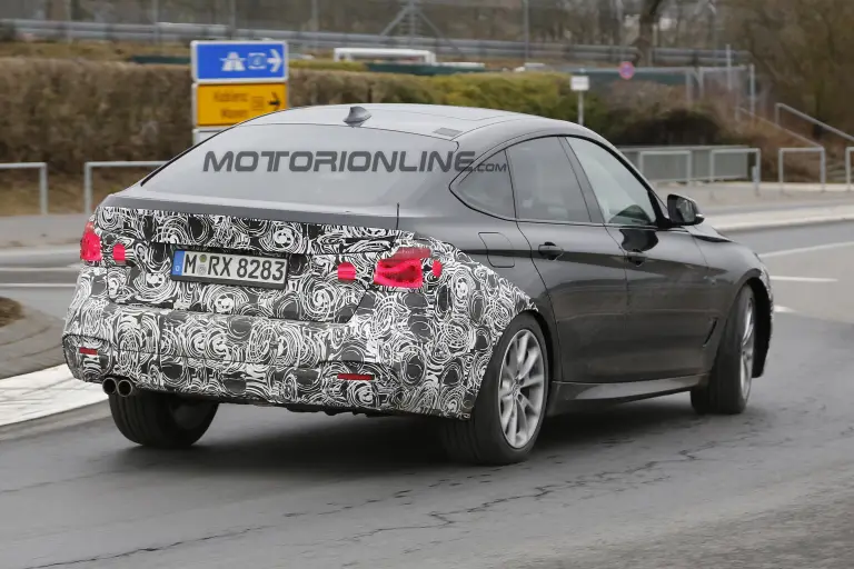 BMW Serie 3 GT MY 2017 - Foto spia 20-04-2016 - 15