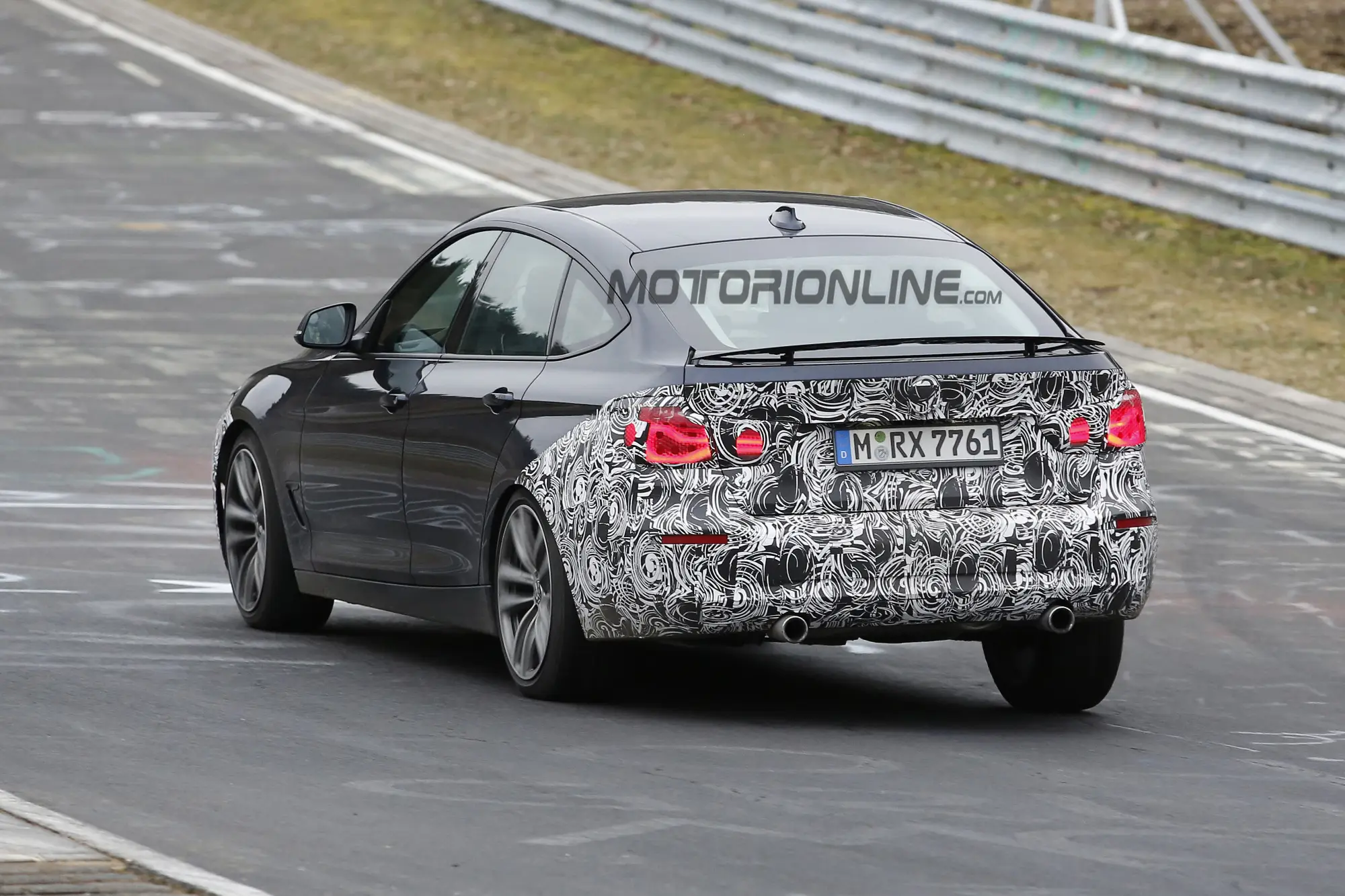 BMW Serie 3 GT MY 2017 - Foto spia 20-04-2016 - 7