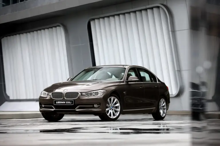 BMW Serie 3 Li - 12