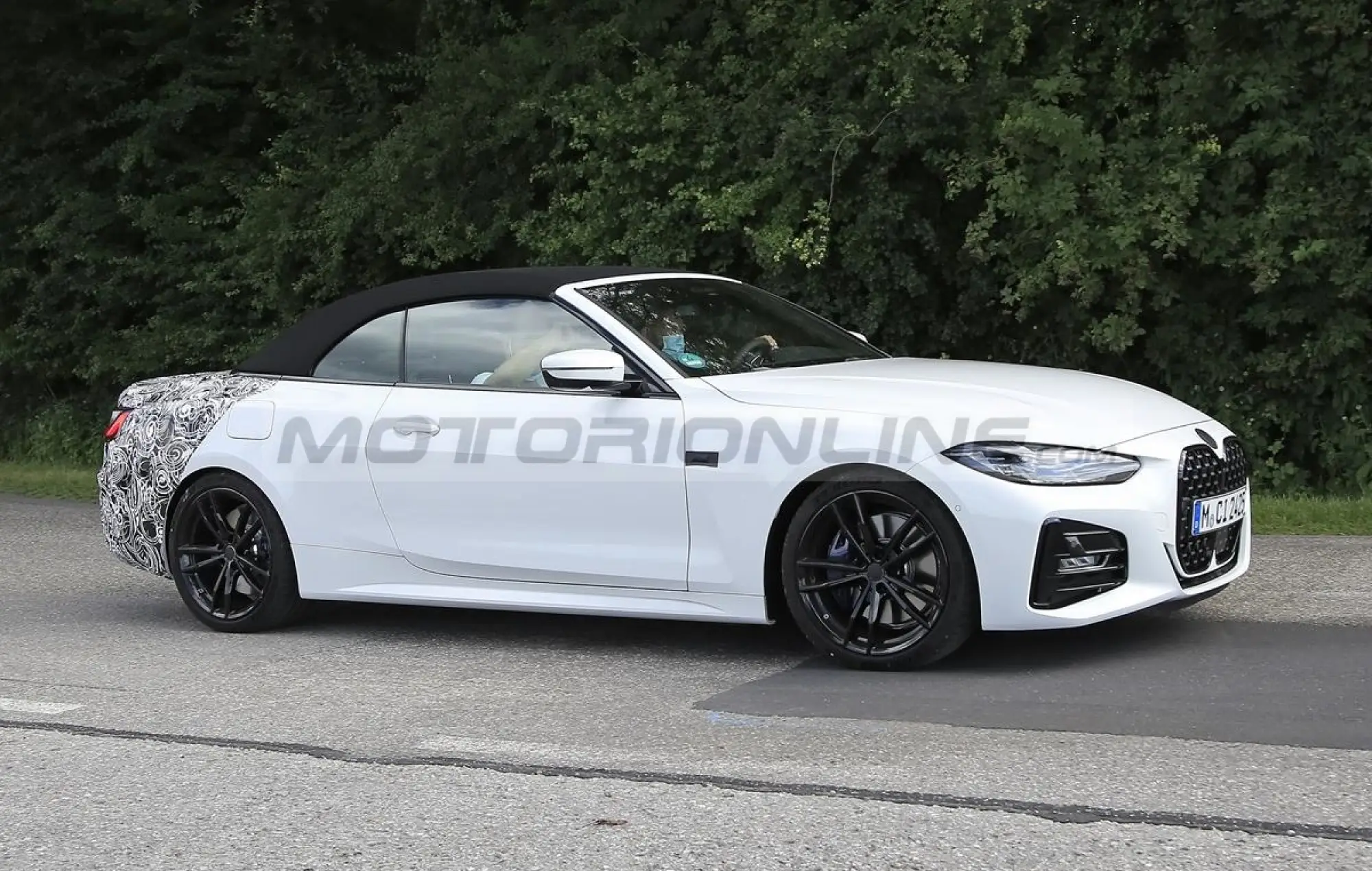 BMW Serie 4 Cabrio 2020 - Foto spia 14-08-2020 - 2