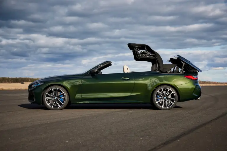 BMW Serie 4 Cabrio 2021 - Nuove foto - 76
