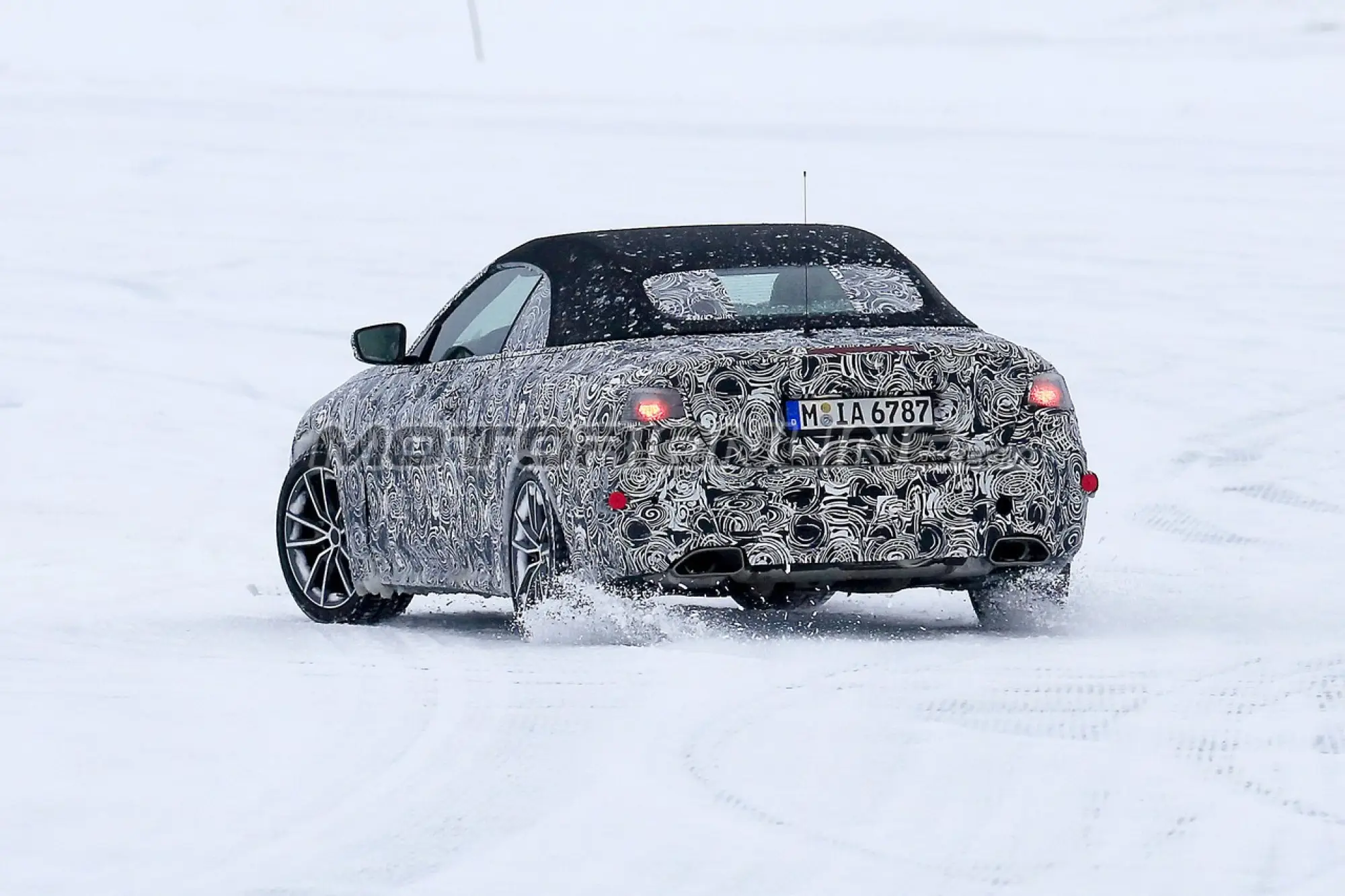 BMW Serie 4 Cabrio foto spia 25 marzo 2019 - 8