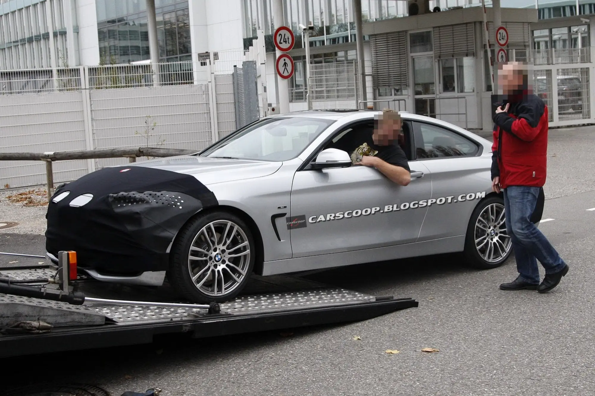 Bmw Serie 4 Coupé 2014, nuove foto spia - 3