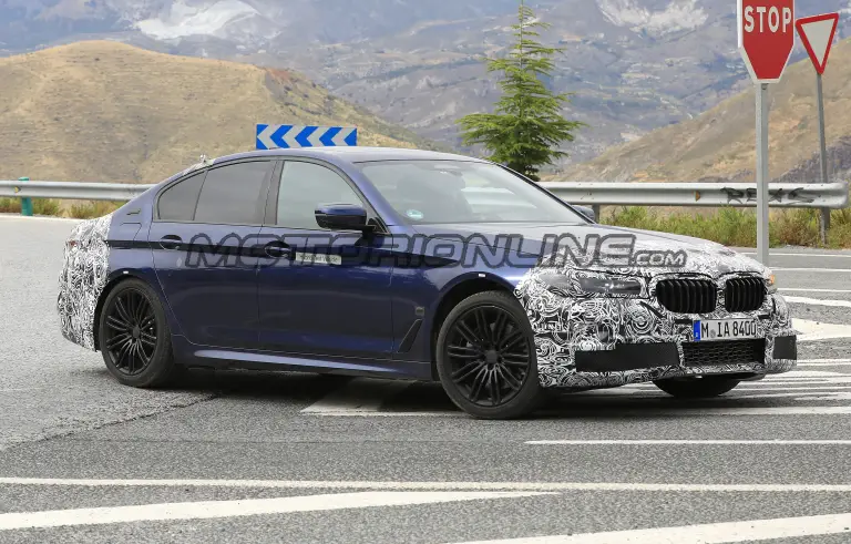 BMW Serie 5 2020 - Foto spia 09-08-2019 - 4