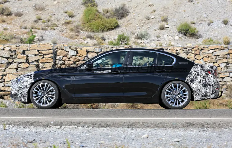 BMW Serie 5 2020 - Foto spia 19-07-2019 - 5