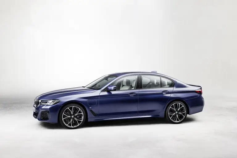 BMW Serie 5 2020 - Foto ufficiali - 20