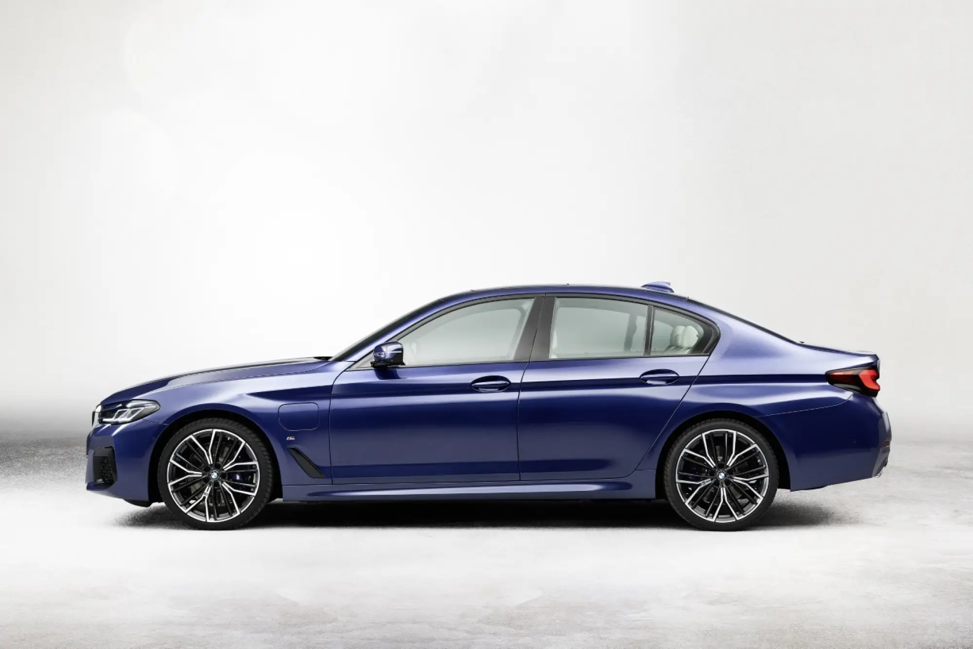 BMW Serie 5 2020 - Foto ufficiali - 21