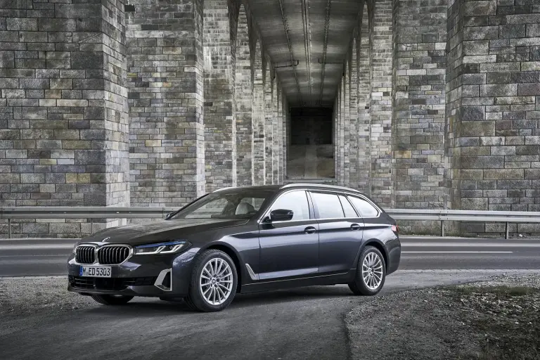 BMW Serie 5 2020 - Nuove foto ufficiali - 17