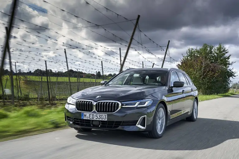 BMW Serie 5 2020 - Nuove foto ufficiali - 26