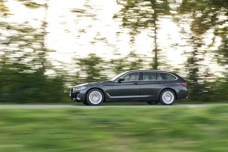 BMW Serie 5 2020 - Nuove foto ufficiali - 28