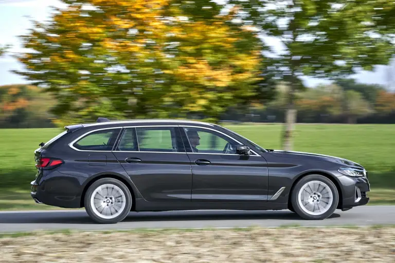 BMW Serie 5 2020 - Nuove foto ufficiali - 35