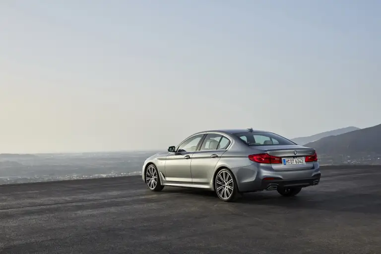 BMW Serie 5 MY 2017 - 27