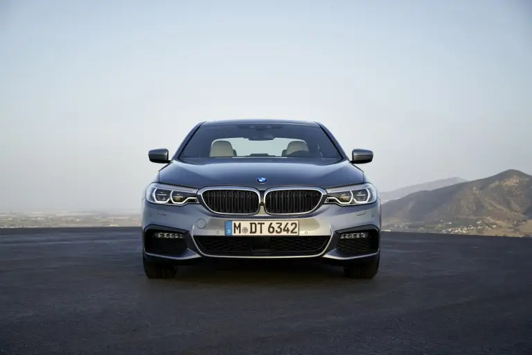 BMW Serie 5 MY 2017 - 29