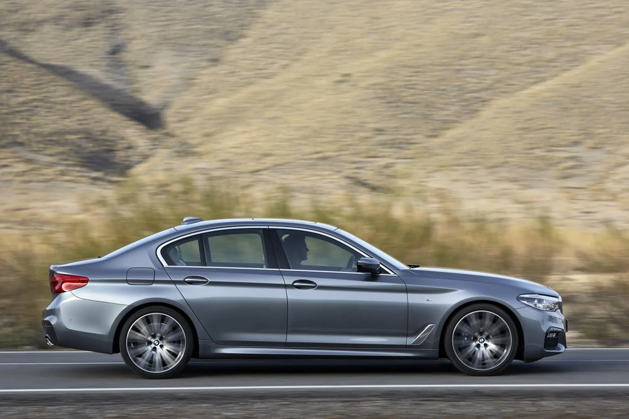 BMW Serie 5 MY 2017 - 34