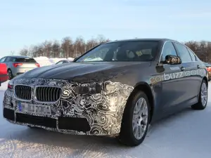 BMW Serie 5 Plug-in Hybrid - Foto Spia - 6