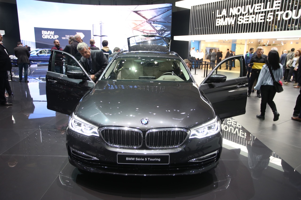 BMW Serie 5 Touring Foto Live - Salone di Ginevra 2017