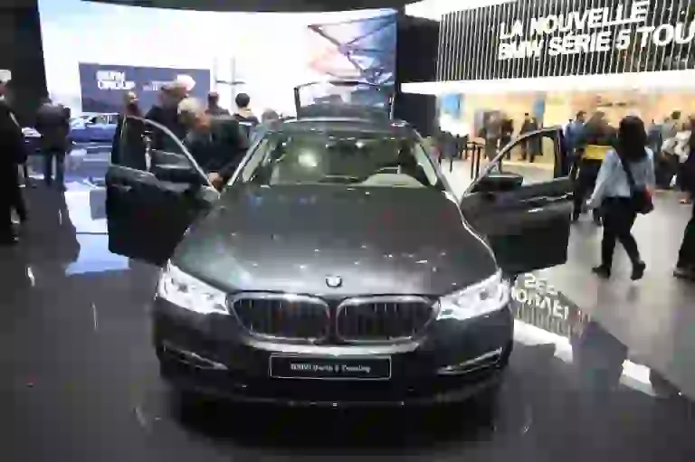 BMW Serie 5 Touring Foto Live - Salone di Ginevra 2017 - 1