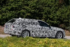 BMW Serie 5 Touring MY 2017 - Foto spia 04-08-2015