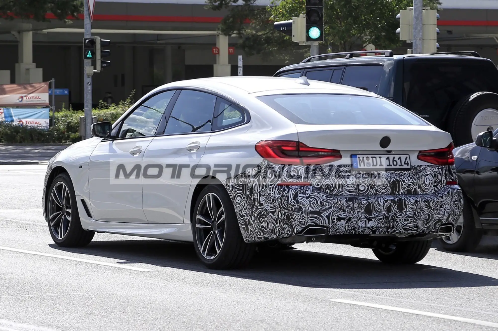 BMW Serie 6 GT 2020 - Foto spia 23-9-2019 - 10