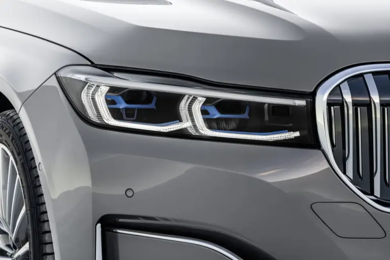 BMW Serie 7 2020 - foto  - 9