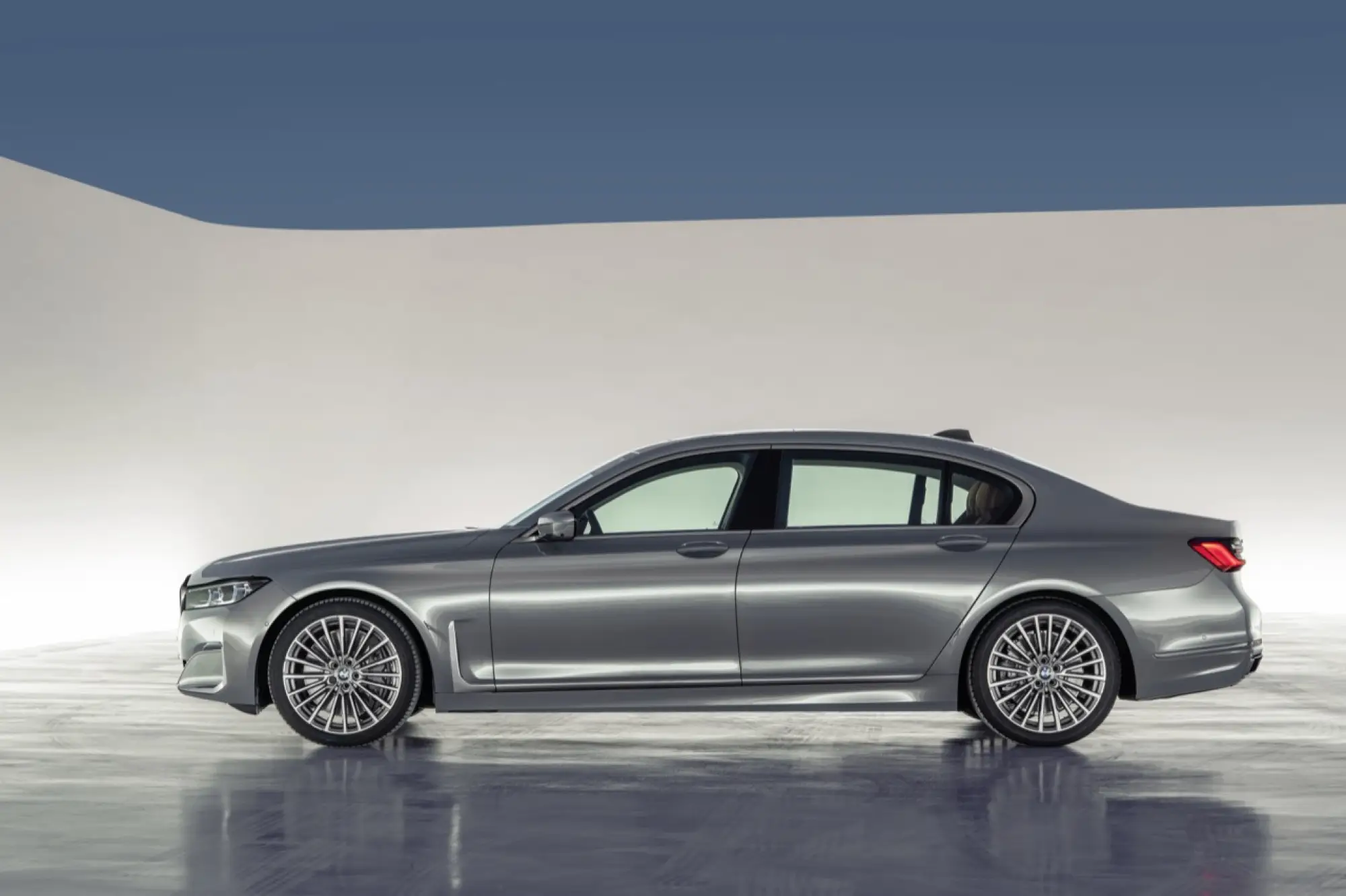BMW Serie 7 2020 - foto  - 25