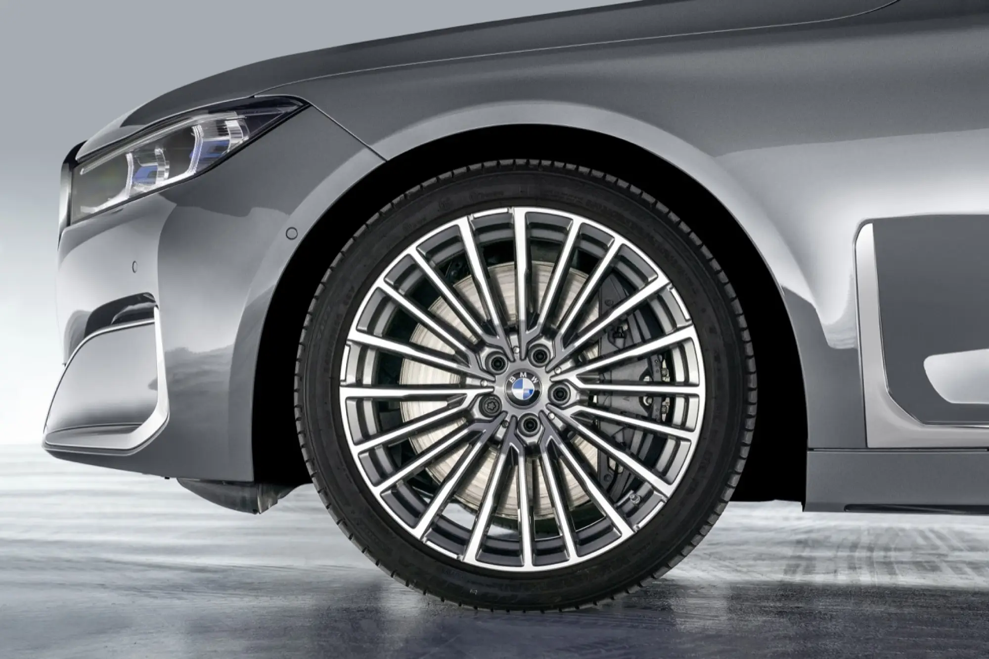BMW Serie 7 2020 - foto  - 34