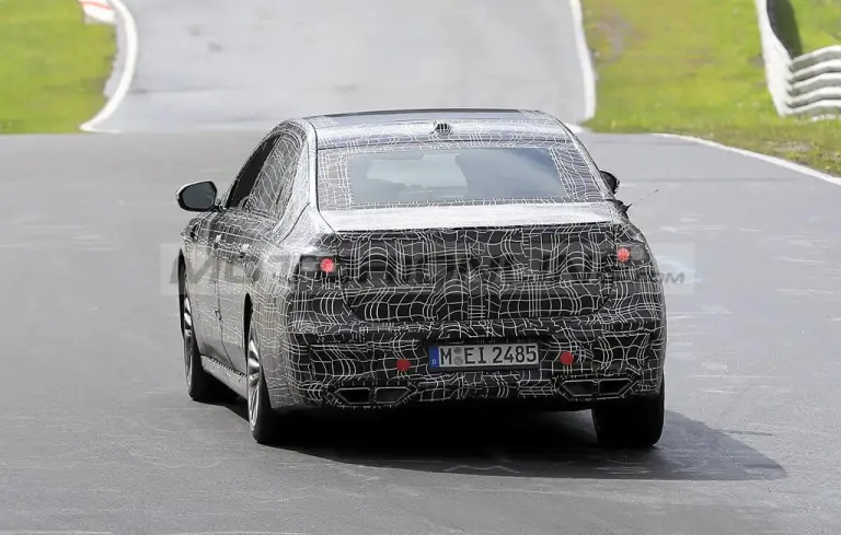 BMW Serie 7 2022 - Foto spia 20-05-2021 - 11