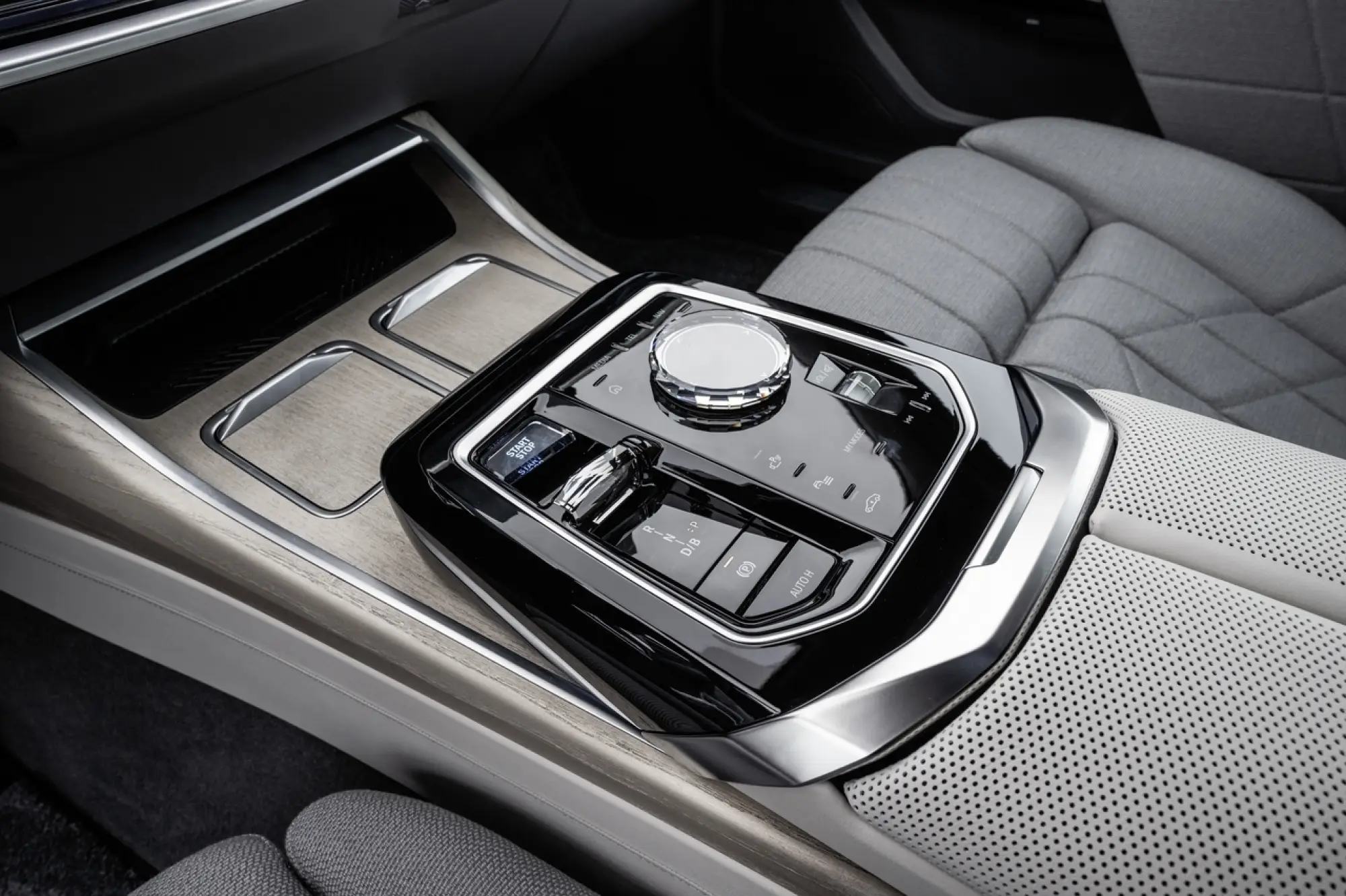BMW Serie 7 2023 - Foto - 97
