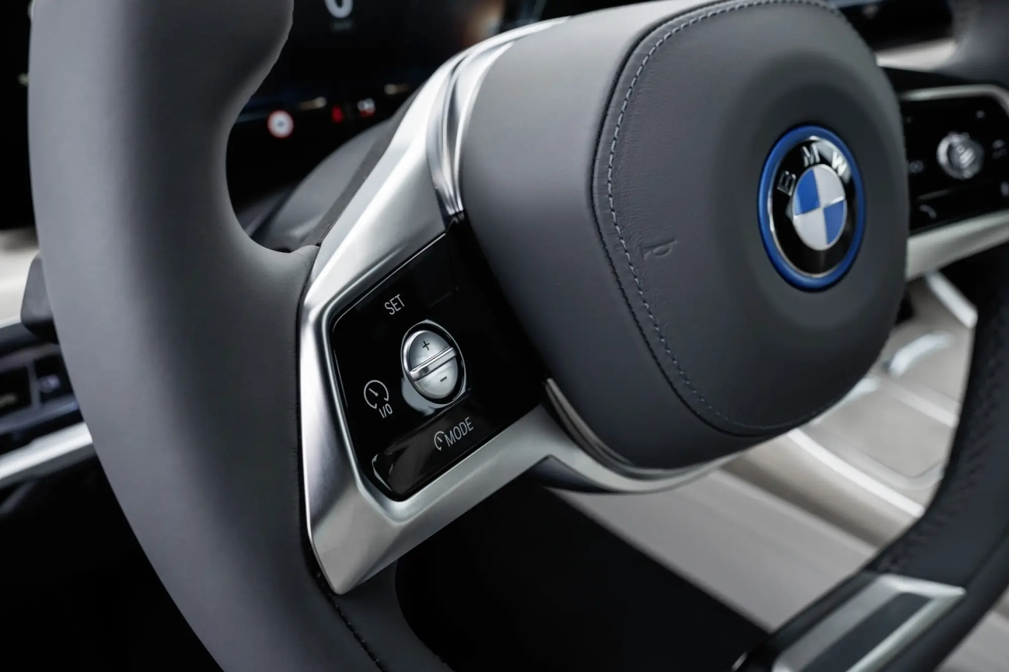 BMW Serie 7 2023 - Foto - 101