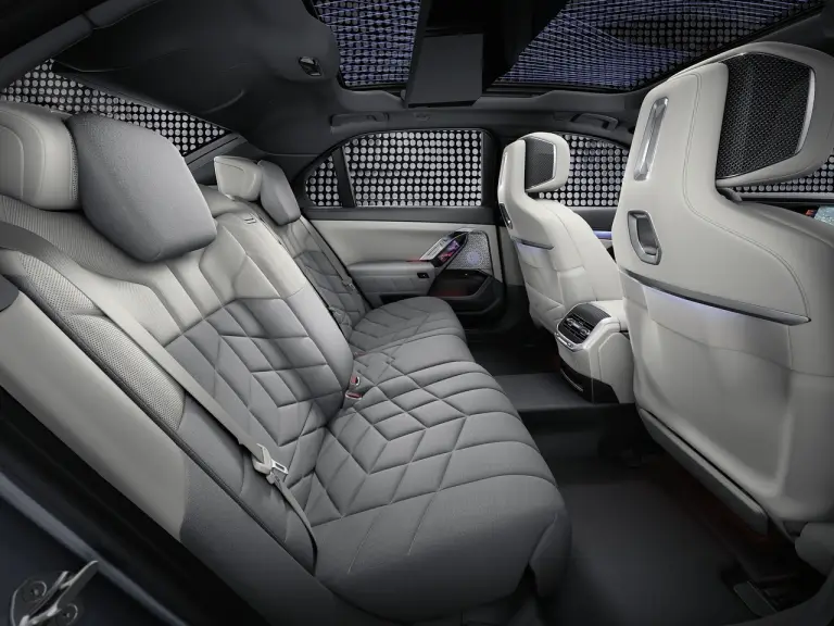 BMW Serie 7 2023 - Foto - 171
