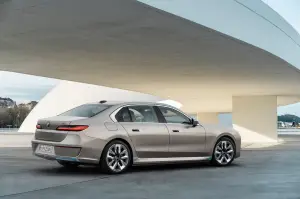 BMW Serie 7 2023 - Foto