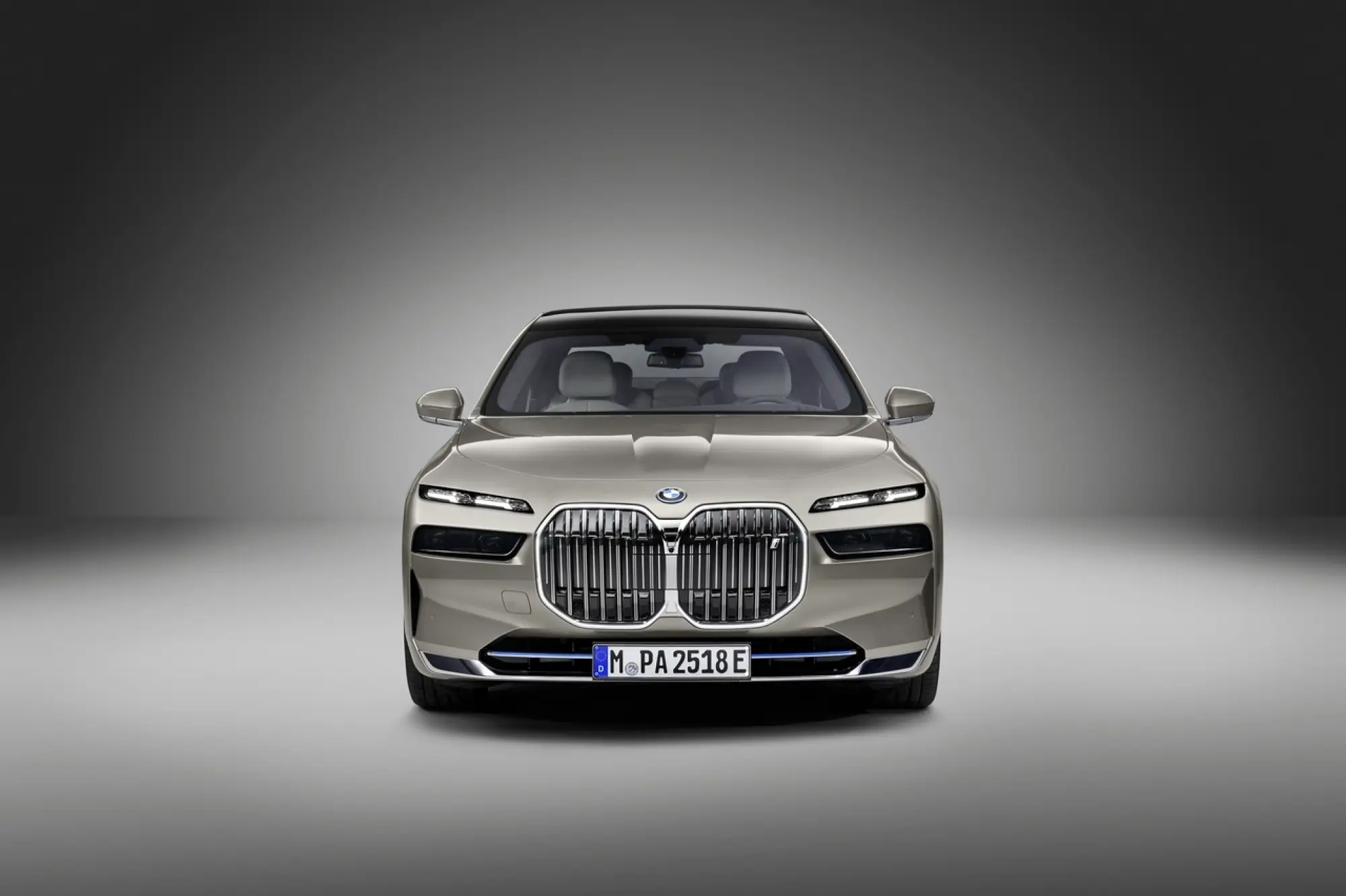 BMW Serie 7 2023 - Foto - 184